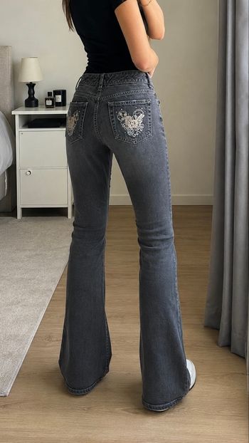 Jean 36 flare gris brodé Y2K taille basse vintage coquette
