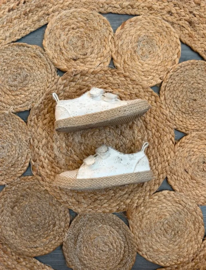 Baskets blanches Gémo pointure 25 - photo numéro 3