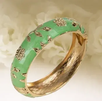 Bracelet émaillé vert avec décors floraux dorés