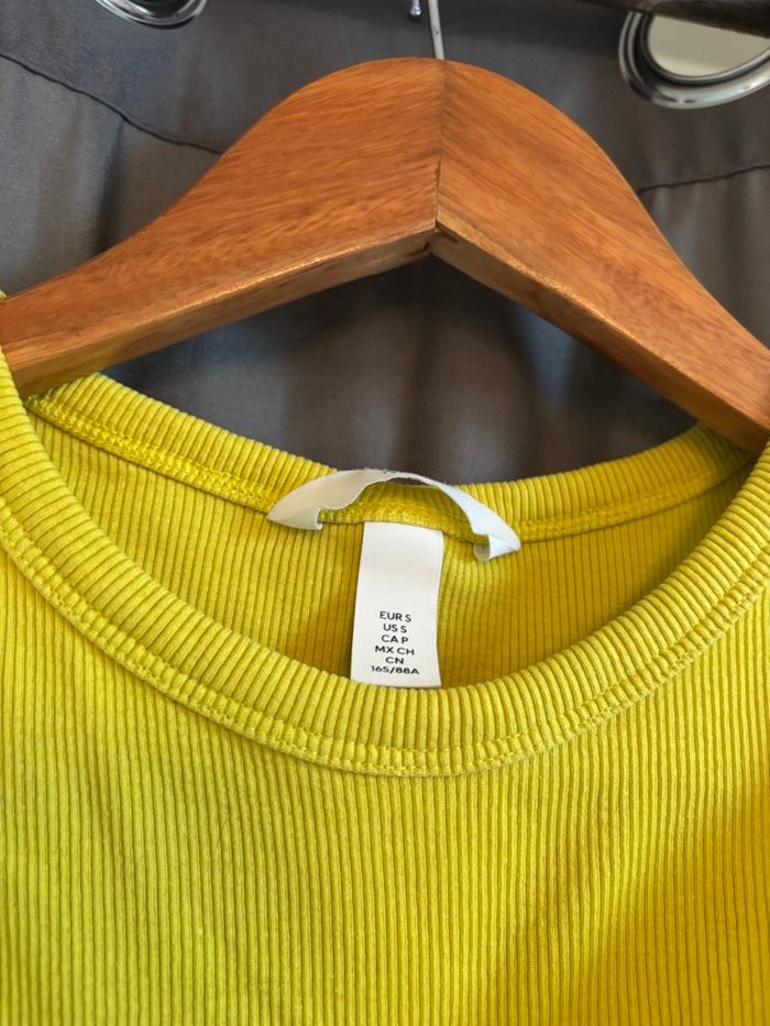 Top court jaune H&M - photo numéro 2