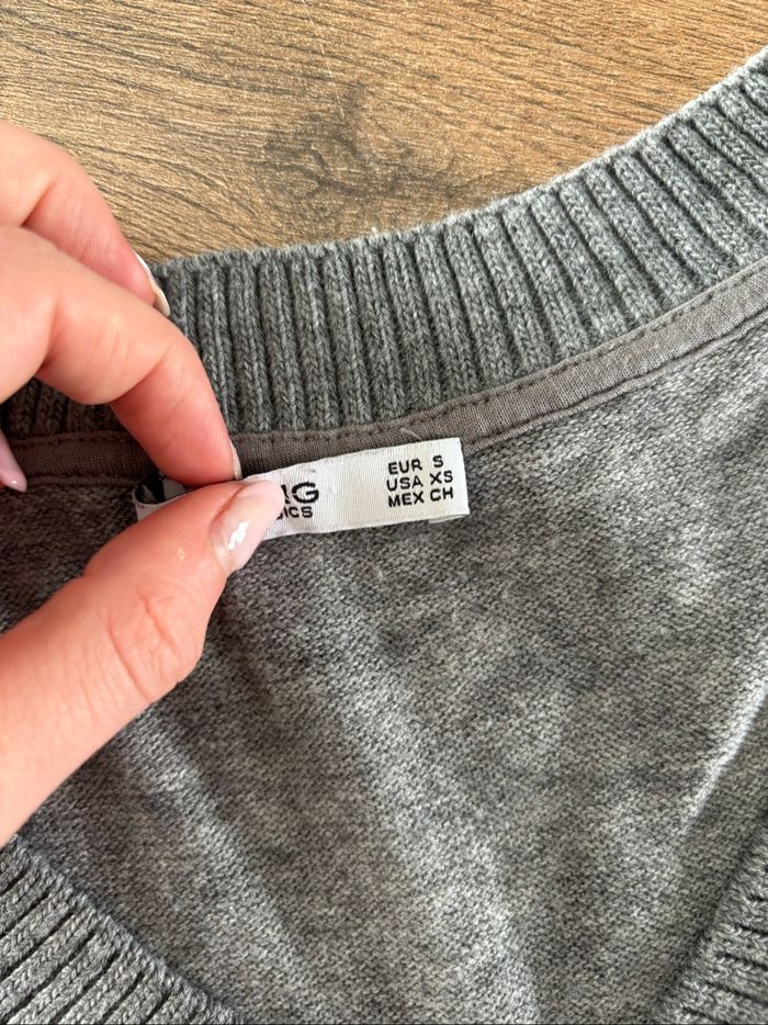 Pull col V gris Mango - Taille S - Très bon état - photo numéro 3