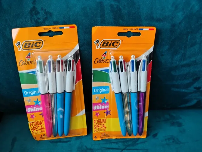 Lot de deux pack de 4 stylos 4 couleurs original et shine bic