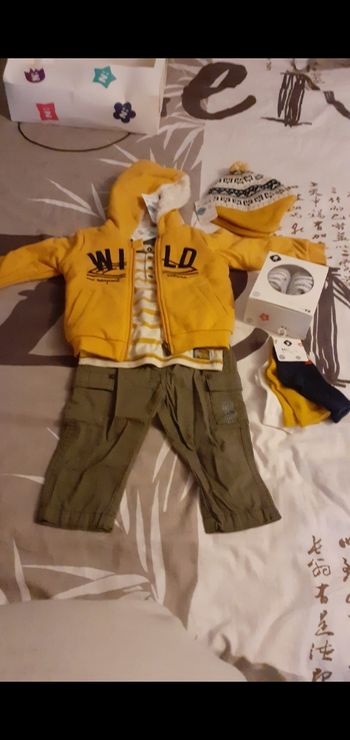 Ensemble garçon neuf 12 mois