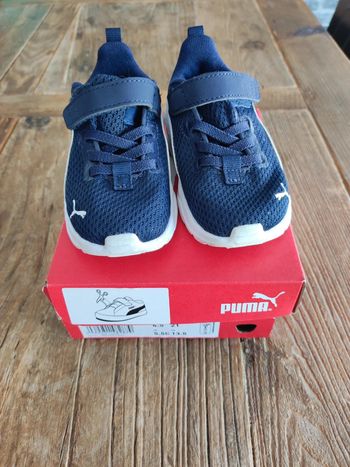 Baskets Puma taille 21