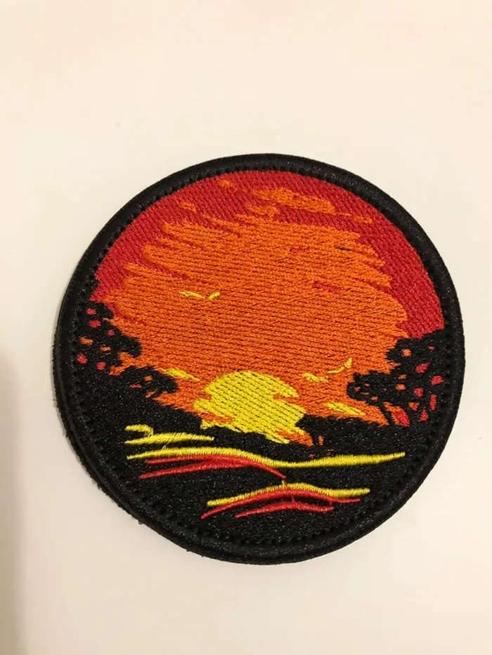 Écusson patch brodé soleil couchant neuf