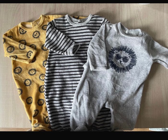 Lot de pyjamas