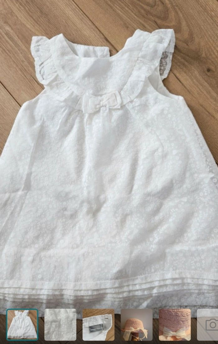 Robe de cérémonie et son chapeau