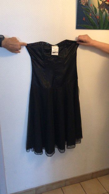 Robe noire à voile et strass taille 38