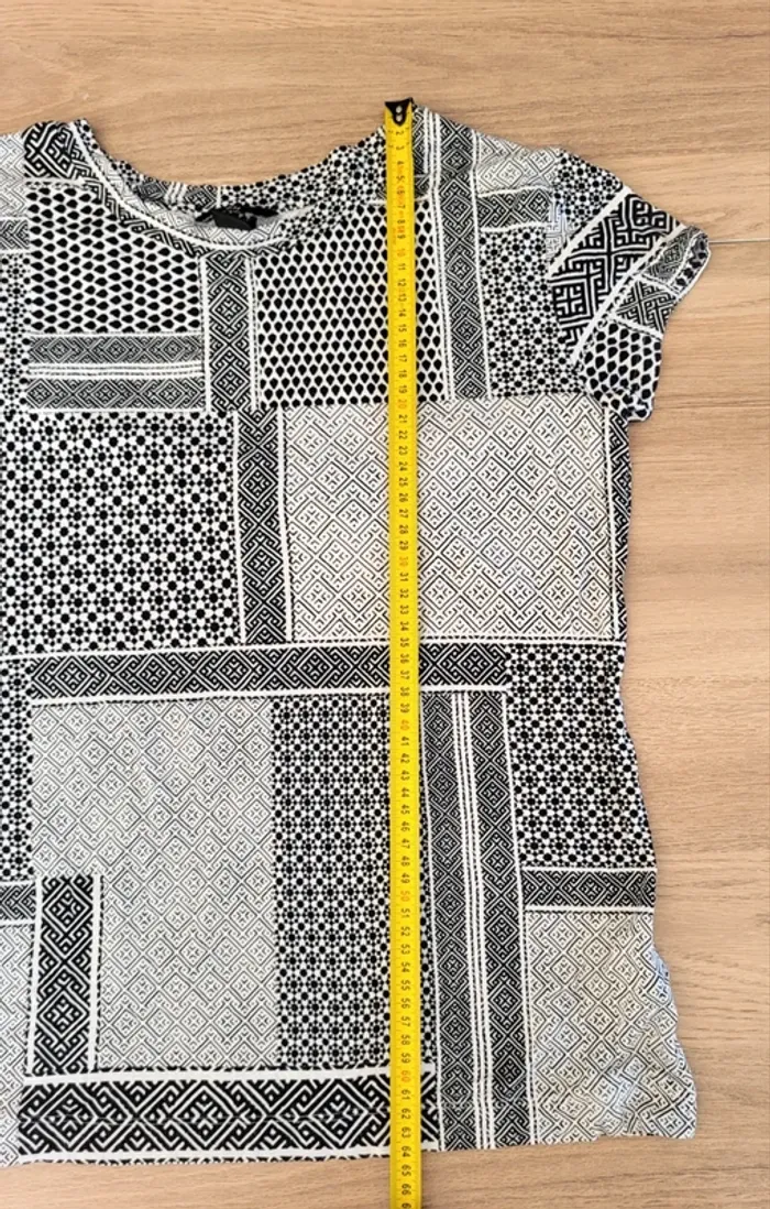 T-shirt manches courtes à motifs noir et blanc H&M Taille L ou 40 - photo numéro 14
