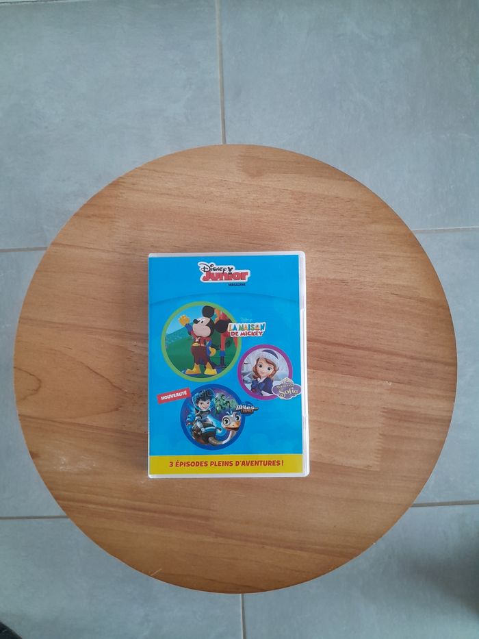 Lot de DVD Disney - photo numéro 3