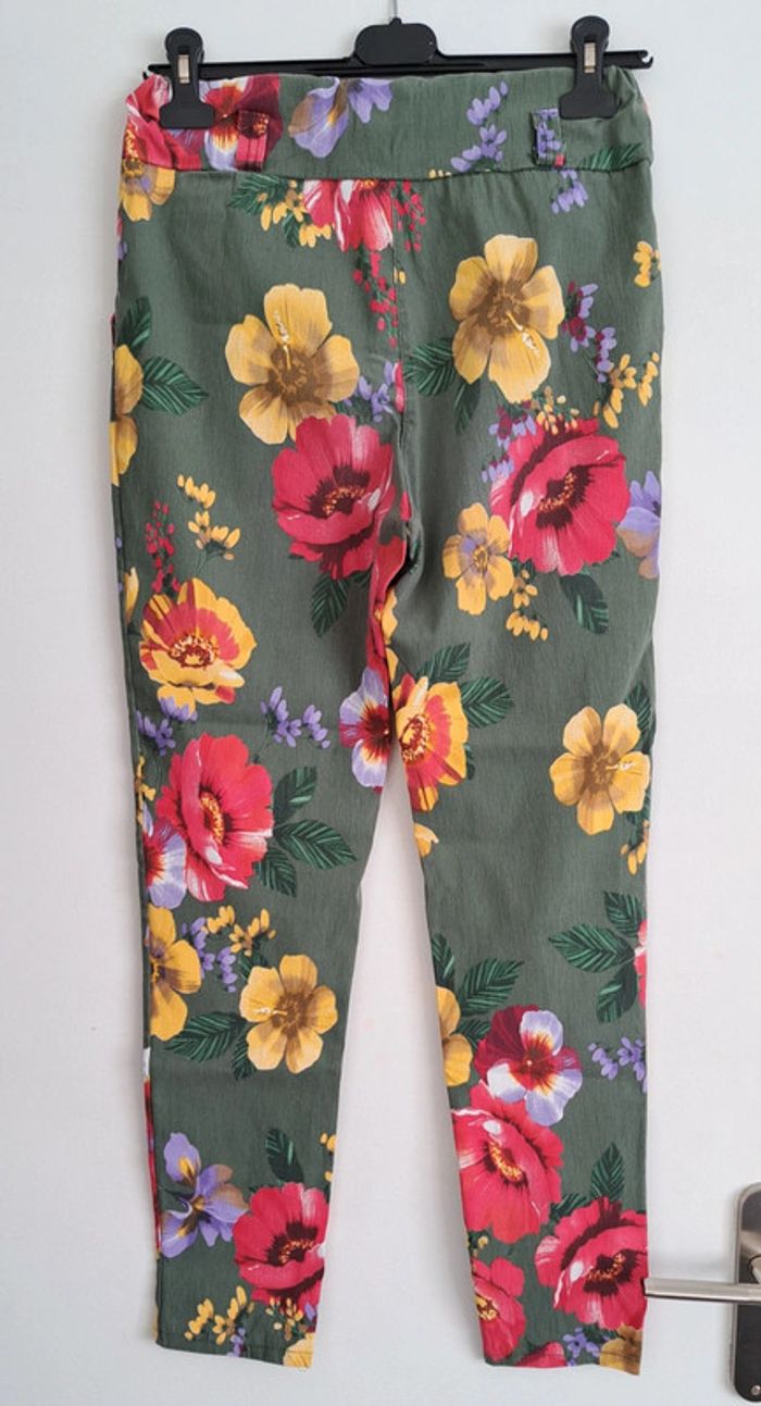 Pantalon fleuri - photo numéro 7