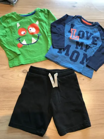 Ensemble 3 pièces taille 2/3 ans