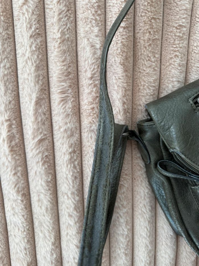 Petit sac à main classe élégant similicuir gris anthracite avec poches extérieures et intérieures - photo numéro 9