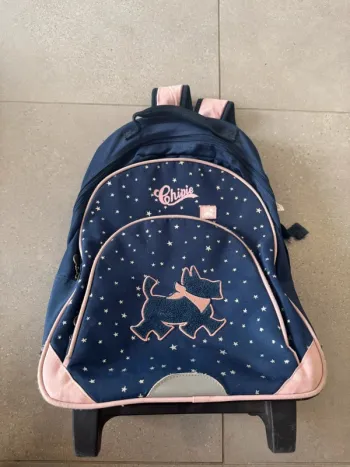 Cartable à roulettes chipie, il y a des marques d'usures, 32x43cm