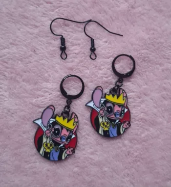 Boucles d’oreilles Stitch Roi – crochet ou créole au choix