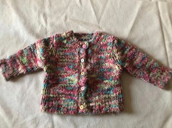 Gilet  chaud  IKKS en  bon  état taille  6  mois