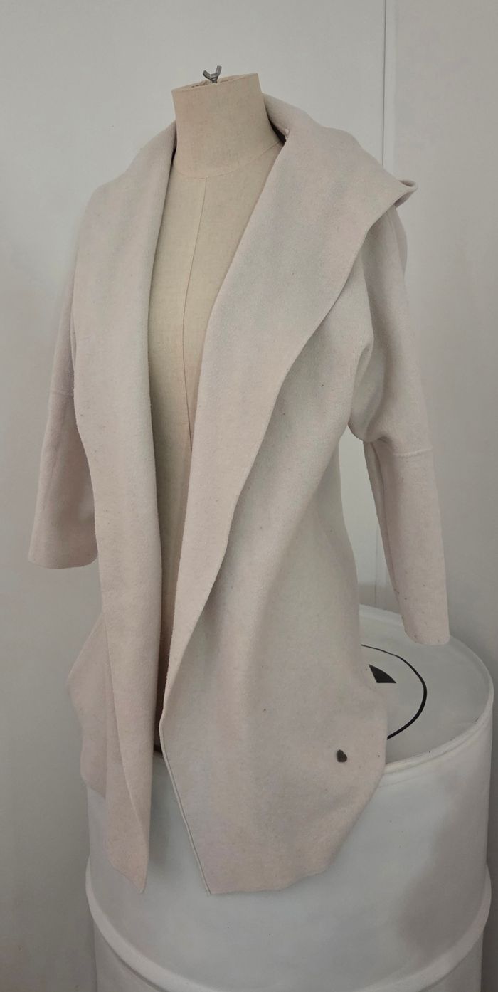 Veste longue ALFA beige écru à capuche – style cocoon doux et chic – T. unique – très bon état - photo numéro 2