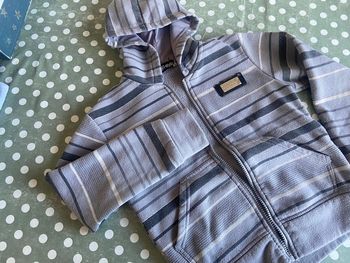 Veste à capuche 8 ans