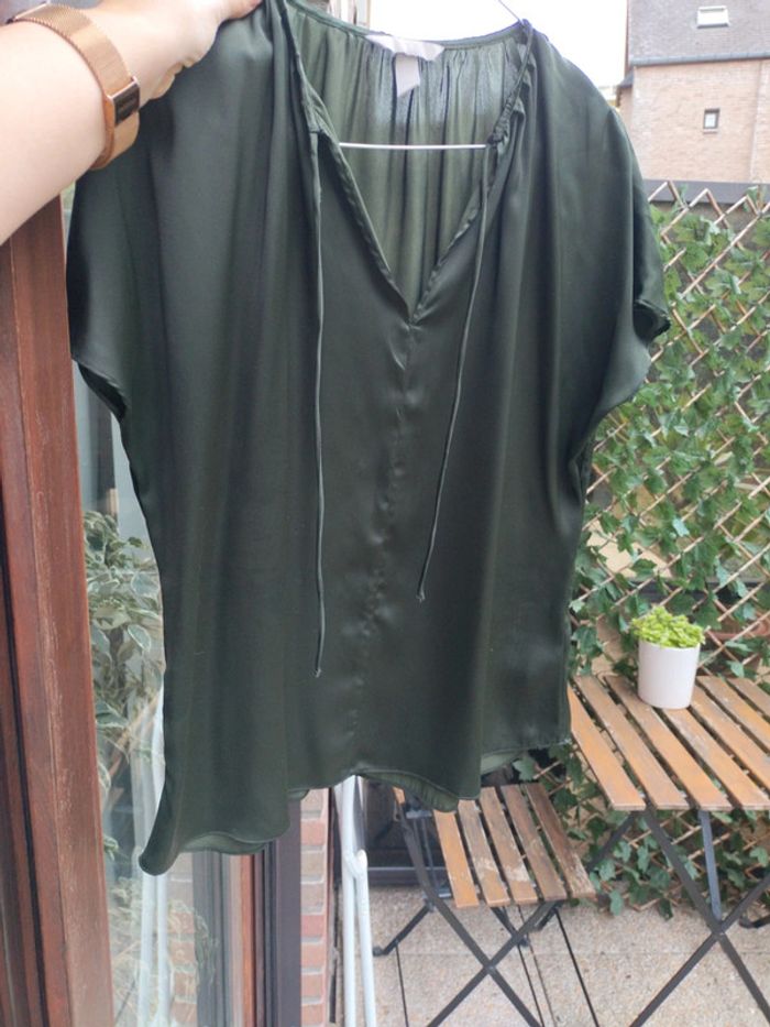 Blouse kaki satin Oversize - photo numéro 2