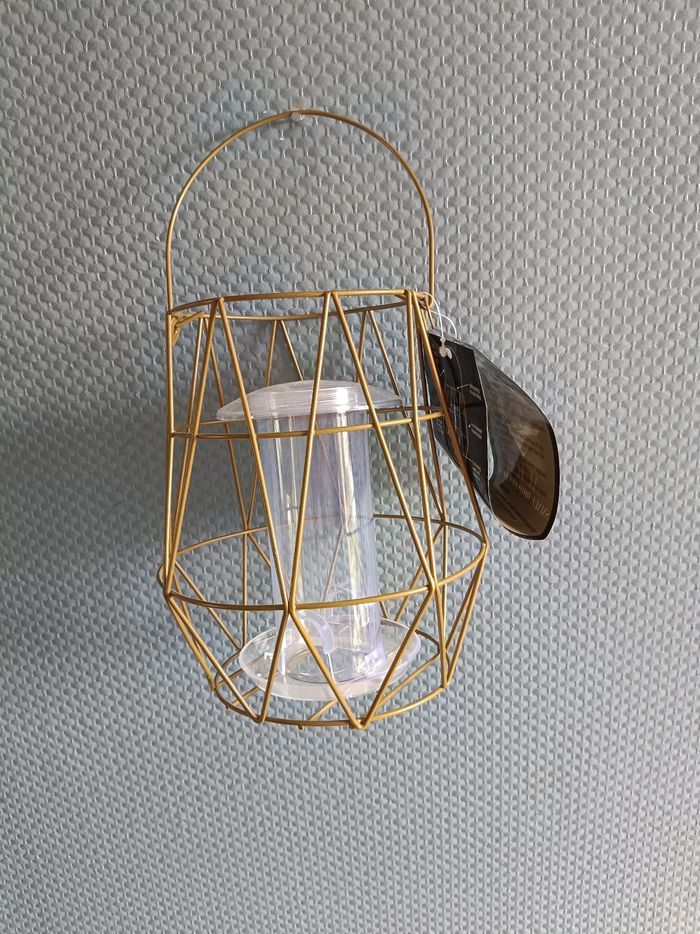 Mangeoire à oiseaux neuve