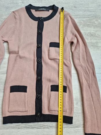 Très joli gilet neuf Caroll 34 noir et rose contenant 50% de laine Mérinos