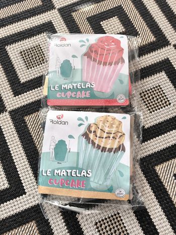 Lot de 2 matelas cupcake neuf