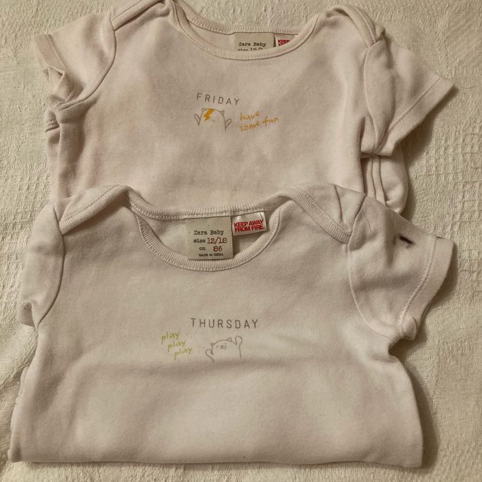 Lot bodys 12/18 mois