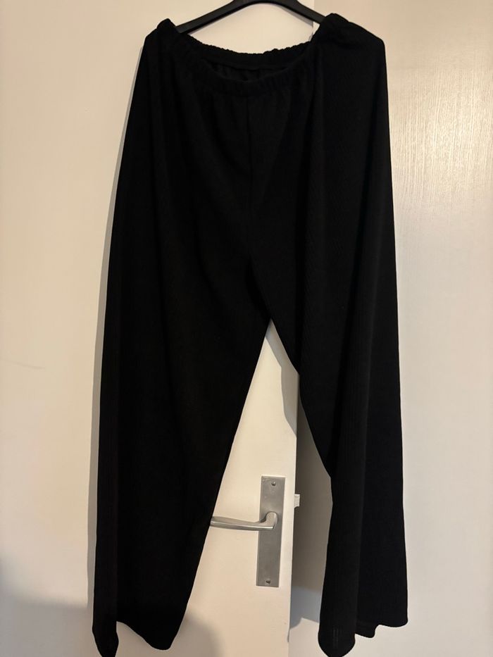 Ensemble noir - photo numéro 2