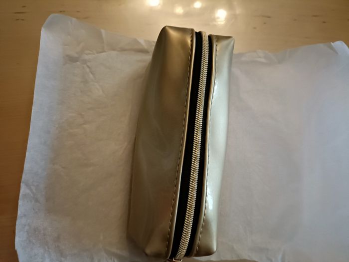 POCHETTES YSL LUXE NEUVES - photo numéro 4