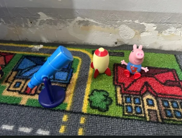 Figurine Officielle Georges Pig + Fusée & Télescope 🚀  Parfaite pour Petits Aventuriers !