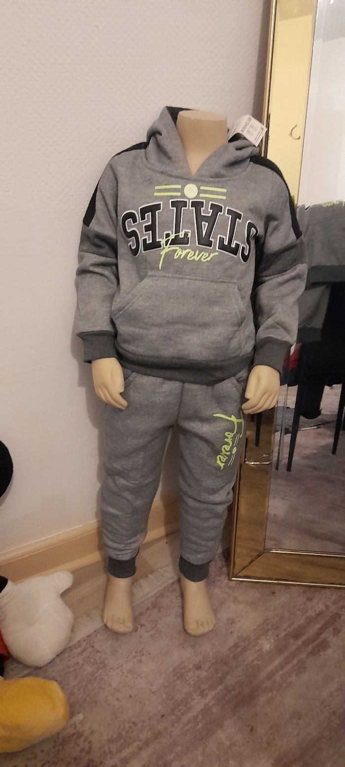 Ensemble sport garçon 4ans - photo numéro 3