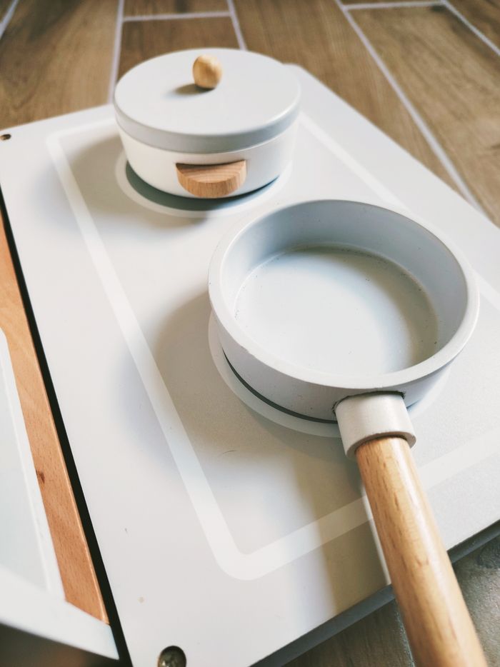 🍳Kitchenette Cuisine table d'éveil/activités en bois marque L'atelier du bois - photo numéro 5