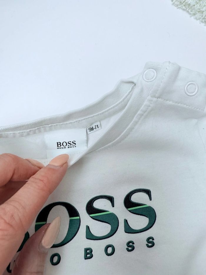 T-shirt Boss Hugo Boss bébé garçon taille 9 mois longues manches super état - photo numéro 3