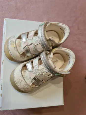 Kikers ouverte taille 20 bon état