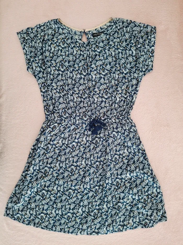 Robe manches courtes 8 ans tissu fluide bleu marine motif feuillage blanc
