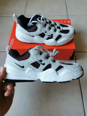 Baskets sneakers Nike tech hera