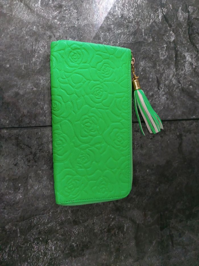 Portefeuille vert fluo motif fleurs