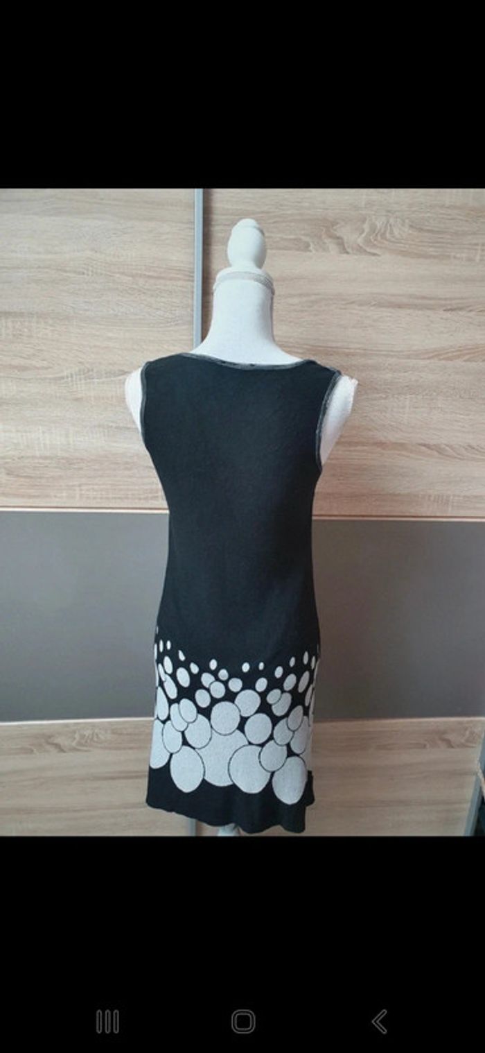 Robe. - photo numéro 2