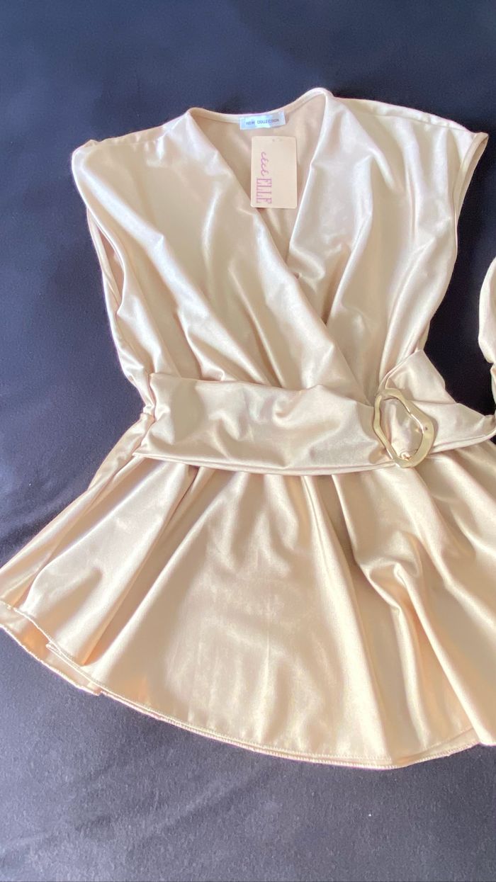 ✨ Haut / Blouse Ceinturée – Neuf avec étiquette ✨ - photo numéro 3