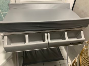 COMBINE TABLE A LANGER BAIGNOIRE