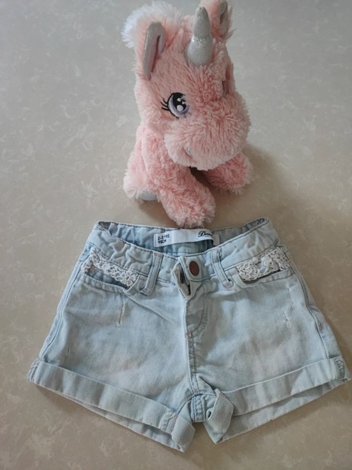 Adorable short denim délavé 2/3ans