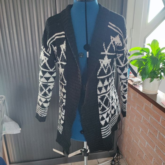 Gilet noir et blanc Gémo 12 ans