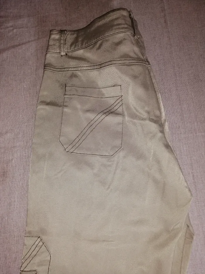 Pantacour blanche porte - photo numéro 4