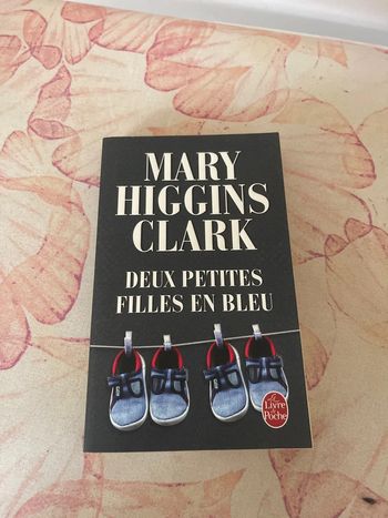 Deux petites filles en bleu