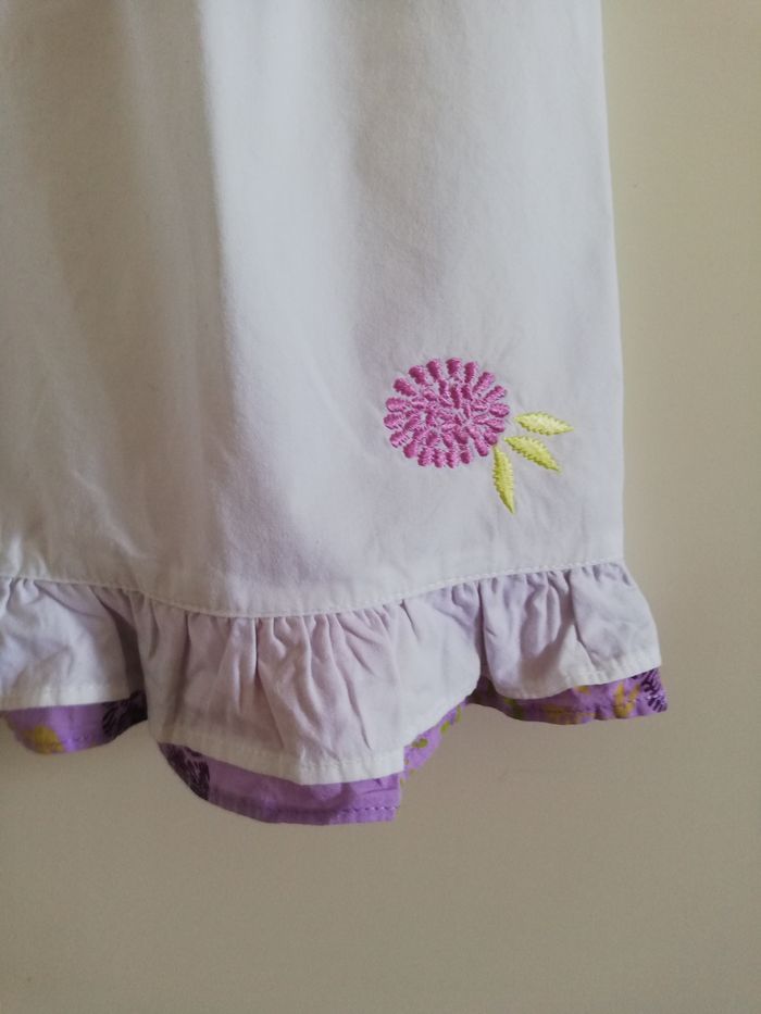 Robe d'été blanche et violette, 6 mois, Cadet Rousselle, en très bon état - photo numéro 4
