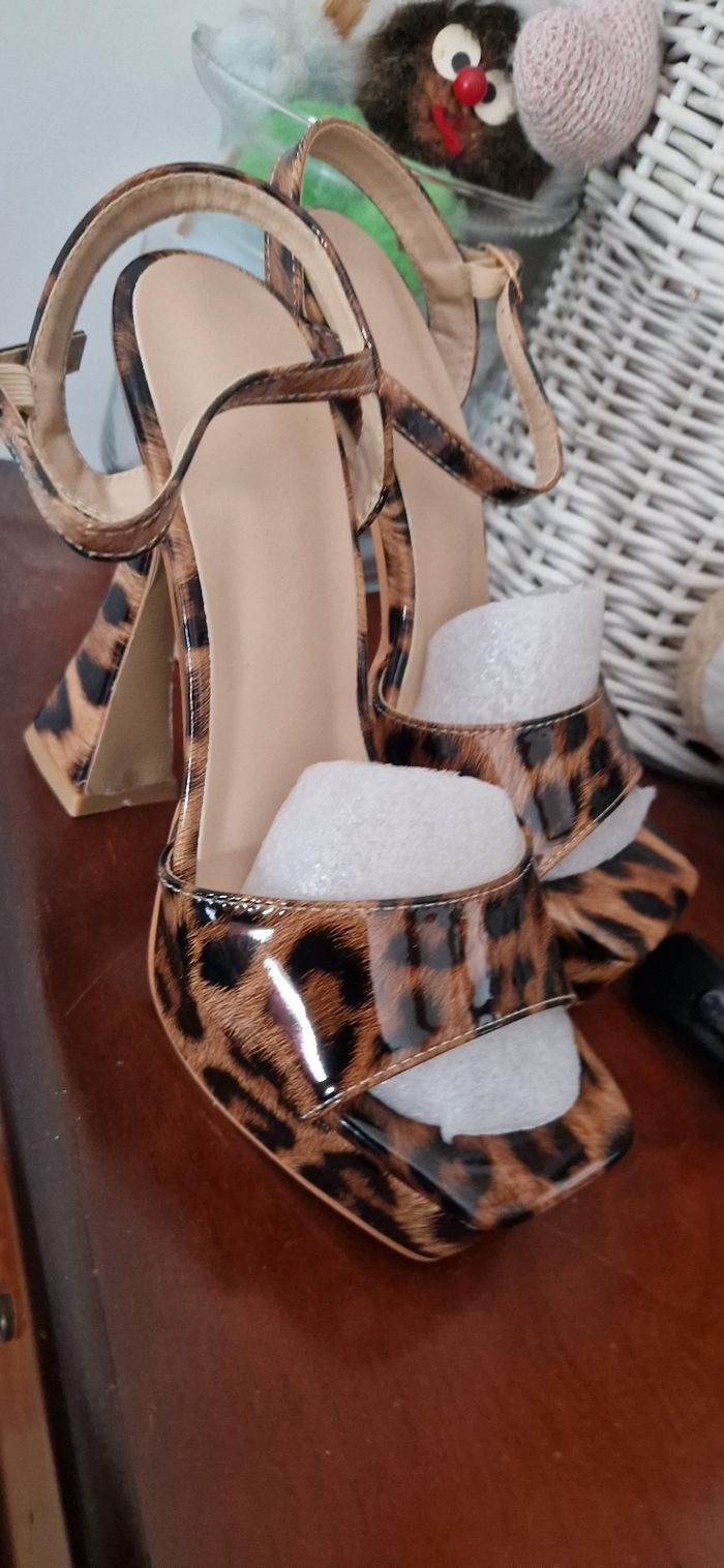 Talons léopard pointure 36 - photo numéro 3