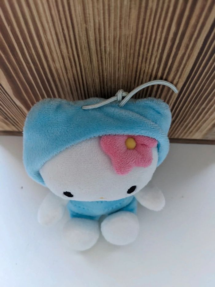 Peluche Hello Kitty - photo numéro 2