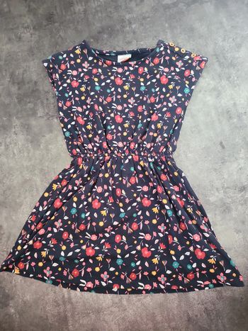 Robe fille 3 ans tape a l'œil très bon état