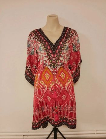 Magnifique robe colorée à motifs 