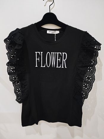 T-shirt noir Flower Manches volants dentelle